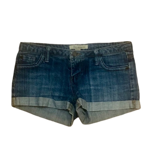 Forever 21 medium wash cuffed jean shorts, 25 - Picture 4 of 4